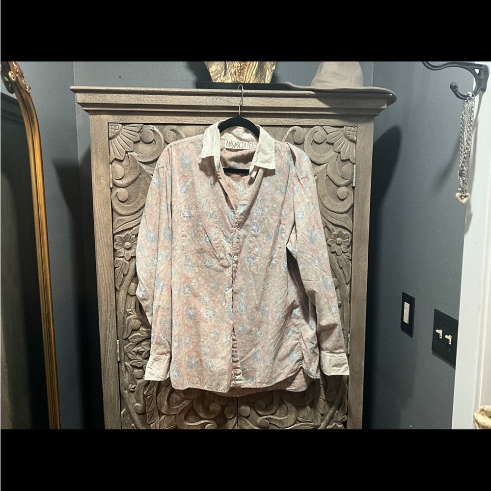 Magnolia Pearl Floral Button-Up Shirt with White Collar